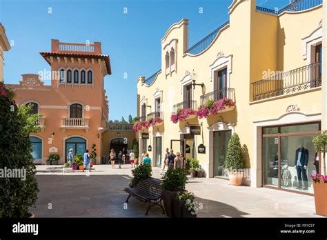 telefono prada la roca village|La Roca Village – Outlet Mall Review .